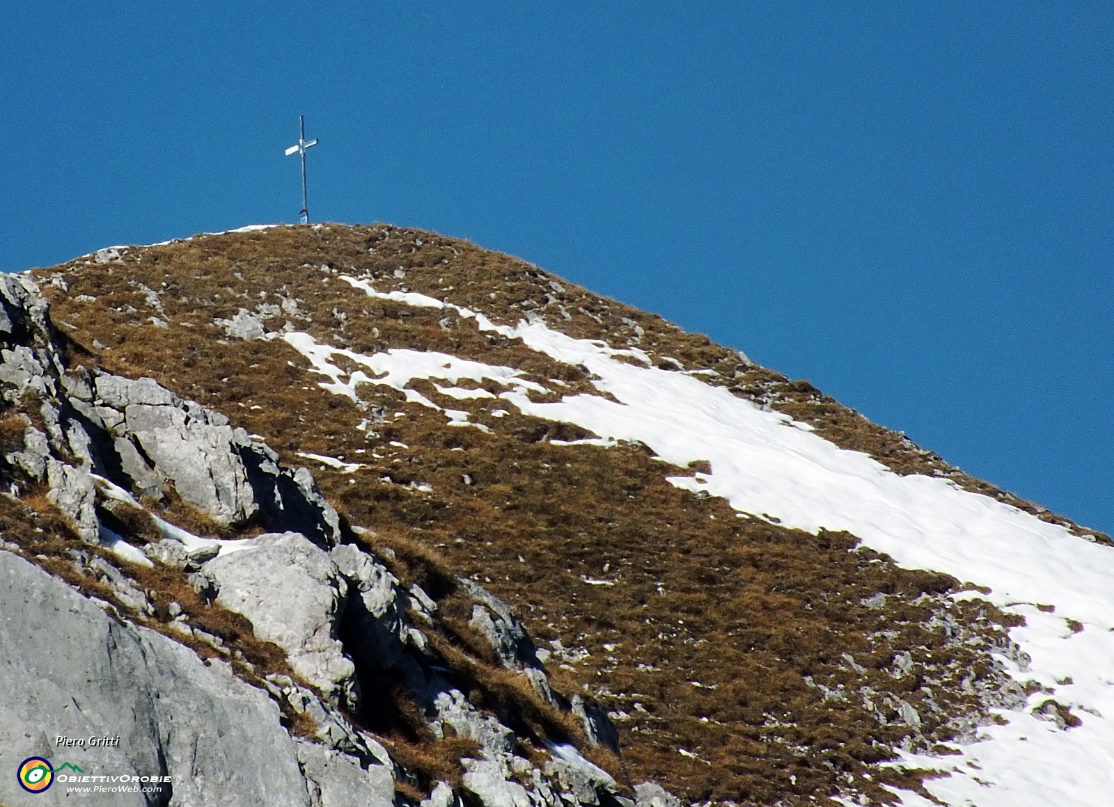 42 con lo zoom  in un attimo ! Croce Monte Secco (2293 m.).JPG